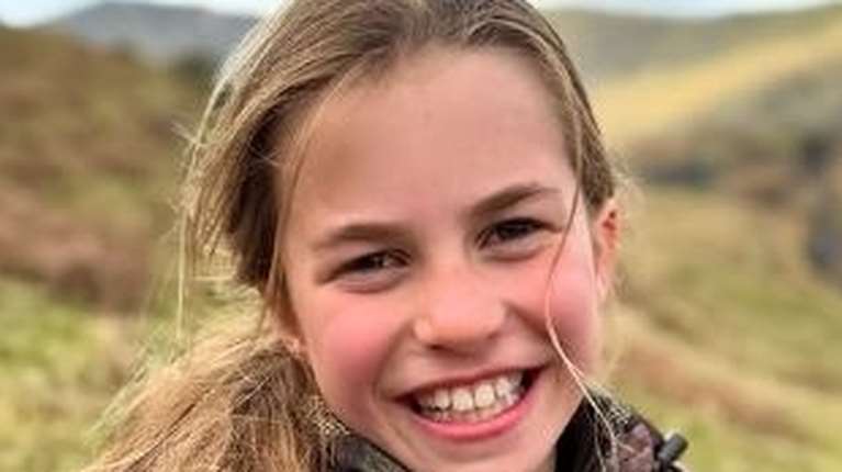 Πριγκίπισσα Σάρλοτ: Με ένα πλατύ φωτεινό χαμόγελο για τα γενέθλιά της - Η φωτογραφία που τράβηξε η μητέρα της, Κέιτ Μίντλετον