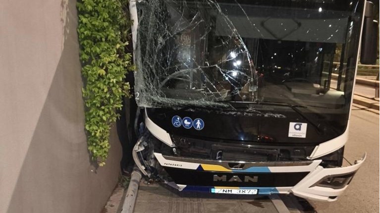 ΛΕΩΦΟΡΕΙΟ ΒΟΥΛΙΑΓΜΕΝΗΣ