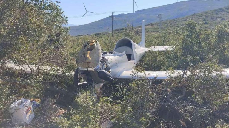 θηβα αεροσκαφος