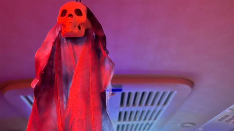 Το λεωφορείο του Halloween κυκλοφορεί στη Θεσσαλονίκη - Πώς το στόλισε ο οδηγός [εικόνες]