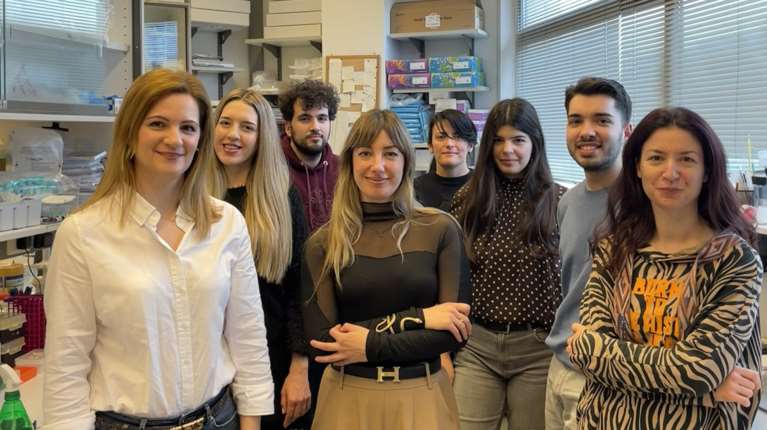 Θέμις Αλισσάφη: Η Ελληνίδα ερευνήτρια που αξιοποιεί νανοσωματίδια στην ανοσοθεραπεία του καρκίνου