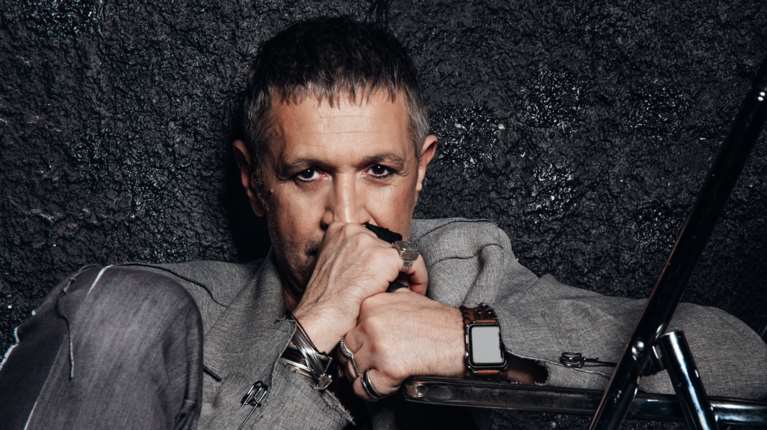 Αιμίλιος Χειλάκης: Πέθανε η μητέρα του - "Το παιδί μέσα μου σήμερα γέρασε, το πήρες μαζί σου"