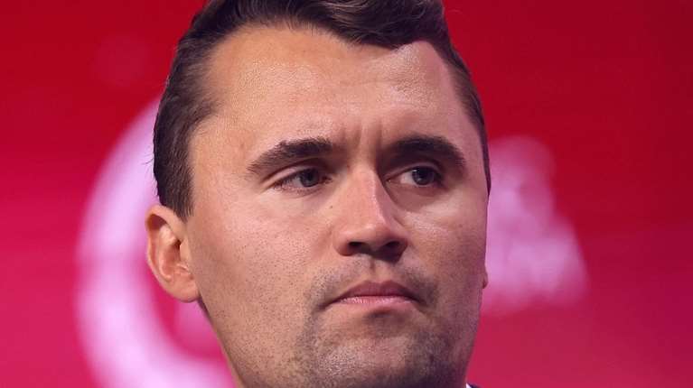 Βίντεο-σοκ: Νεκρός από πυροβολισμό ο ακροδεξιός ακτιβιστής Τσάρλι Κερκ σε πανεπιστήμιο στη Γιούτα - Τραμπ: &quot;Προσευχόμαστε για αυτόν&quot;