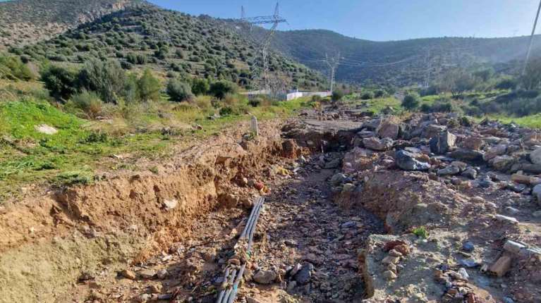 Ο ΔΕΔΔΗΕ απαντά στον δήμαρχο Γλυφάδας: Απολύτως νόμιμο το έργο στον Υμηττό  - "Καλοδεχούμενη η νομική οδός"