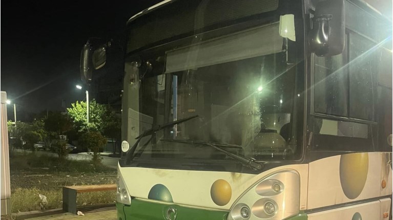 Λεωφορείο Άνω Λιόσια Ρομά μολότοφ