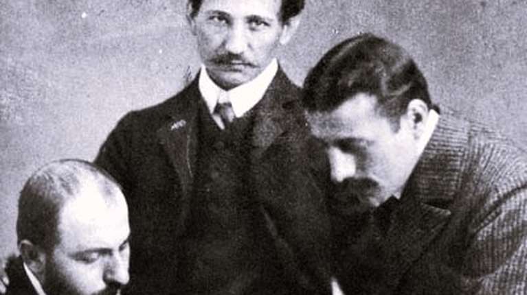 Η περιπετειώδης διαδρομή της ελληνικής γλώσσας στους αιώνες - Το 1917 οι μαθητές διδάσκονται πρώτη φορά στη δημοτική