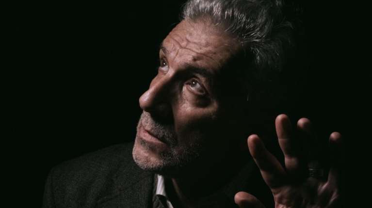 Ο κορυφαίος &quot;Αρχιμάστορας Σόλνες&quot; του Ιψεν, με τον Αρη Λεμπεσόπουλο στο Θέατρο της Οδού Κυκλάδων