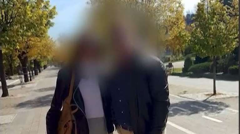 Αποτάχθηκαν ο αστυνομικός της Βουλής και η σύζυγός του που κατηγορούνται για τον βιασμό των παιδιών τους