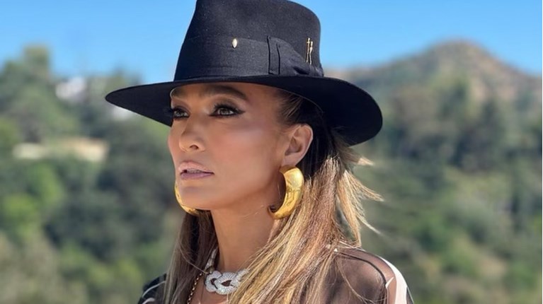 JLO