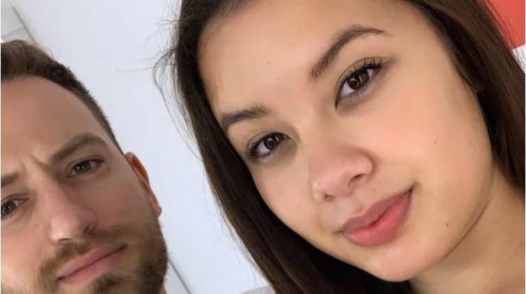 Καρολάιν - Μπάμπης