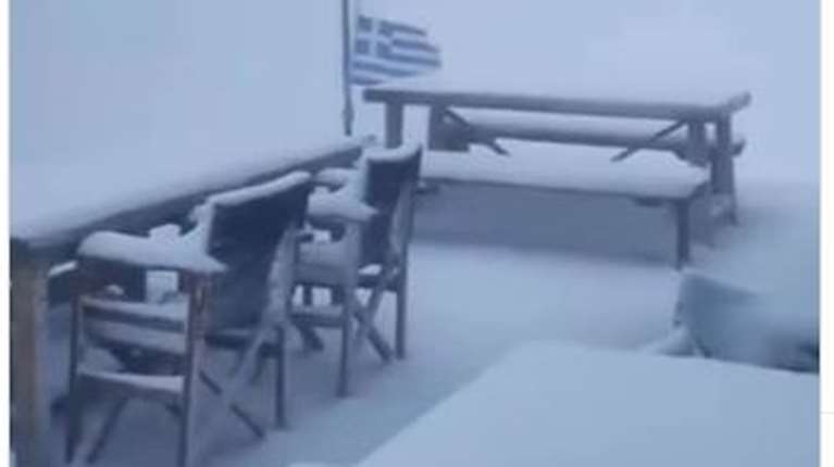 Eπεσαν τα πρώτα χιόνια σε Όλυμπο και Καλάβρυτα αρχές Οκτώβρη - [Εικόνες - Βίντεο]