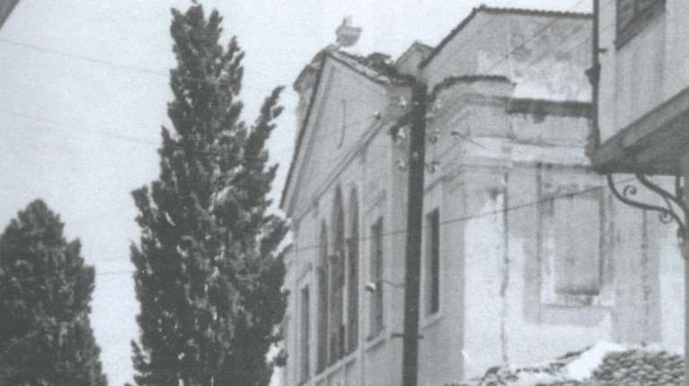 Ένας Άγιος Νικόλας στο Αϊβαλί κάποτε: Μια εκκλησιά που από την πρώτη μέρα ήταν αιτία συγκρούσεων για το τίνος είναι....