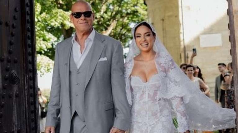 Ελπίδα Ιακωβίδου: Ατύχημα στο ταξίδι του μέλιτος με τον Τζώνη Καλημέρη -"Και ξαφνικά πέφτω σε μια τρύπα!"