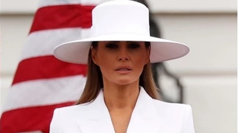 Μελάνια καπέλο