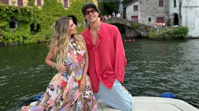 Παντρεύονται Αθηνά Οικονομάκου και Μπρούνο Τσερέλα: &quot;Μια τέλεια μέρα με φίλους και οικογένεια!&quot; - Το εντυπωσιακό μονόπετρο