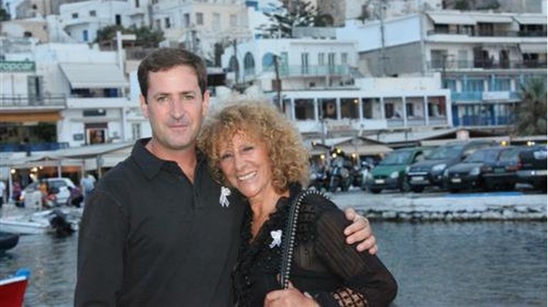 ΡΟΥΛΑ ΜΠΡΑΟΥΝ ΓΙΟΣ