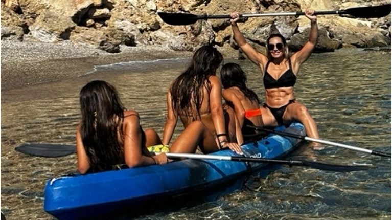 ΕΛΕΝΗ ΠΕΤΡΟΥΛΑΚΗ