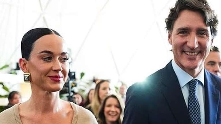 Νέο power couple στο Νταβός: Εμφάνιση... Πρώτης Κυρίας από την Κέιτι Πέρι στο πλευρό του Τζάστιν Τριντό