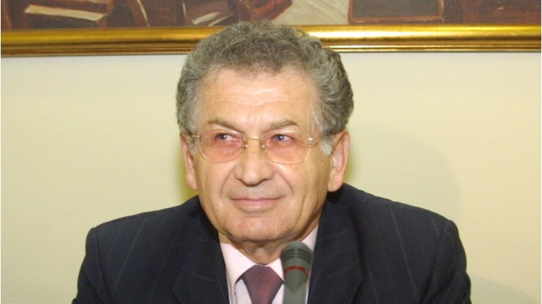 γιαννησ τσεκουρασ