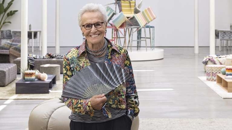 Ροζίτα Μισόνι: Πέθανε η διάσημη σχεδιάστρια του ομώνυμου οίκου μόδας – Πρωτοπόρος στα πολύχρωμα πλεκτά