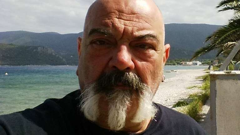 Στο νοσοκομείο ο Στηβ Ντούζος: Είμαι σκύλος, δεν καταλαβαίνω τίποτα [βίντεο]