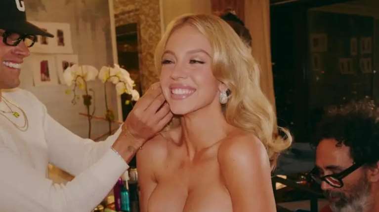 Σάλος με το σχόλιο του Έλον Μασκ που... καταπιάστηκε με το στήθος της Σίντνεϊ Σουίνι - "Είναι 30 χρόνια μικρότερή σου"