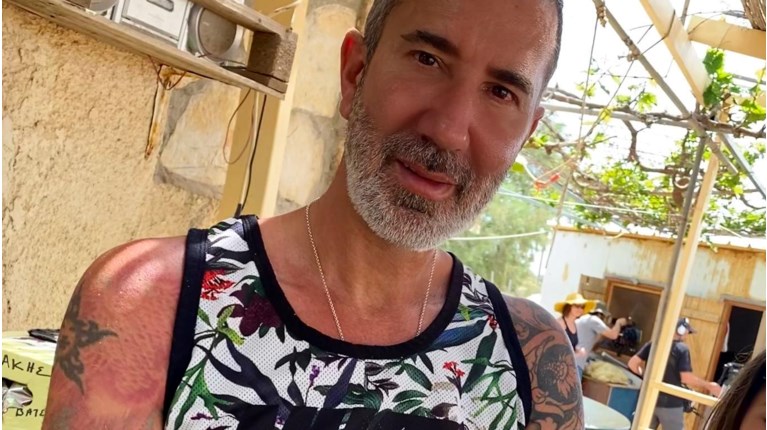 μανος