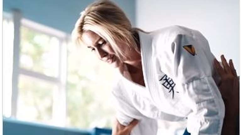 Ιβάνκα Τραμπ: Eντυπωσιακή προπόνηση στο ζίου ζίτσου με δάσκαλο τον σύντροφο της Ζιζέλ [Βίντεο]