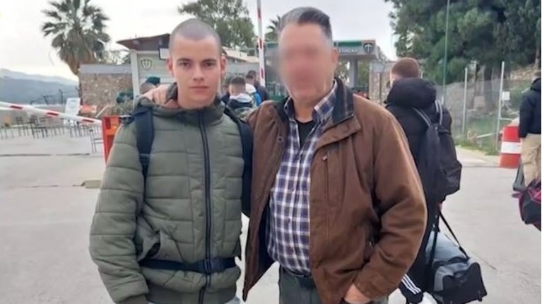 19ΧΡΟΝΟΣ ΣΤΡΑΤΙΩΤΗΣ