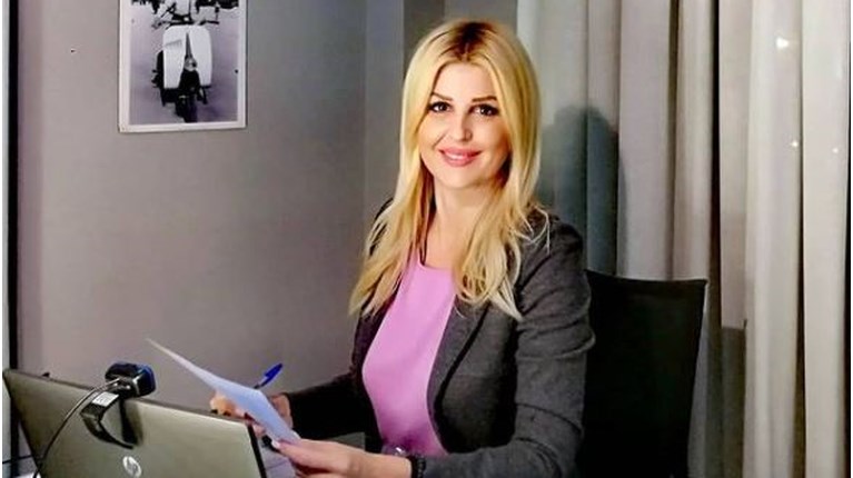 ΕΛΕΝΑ ΡΑΠΤΗ