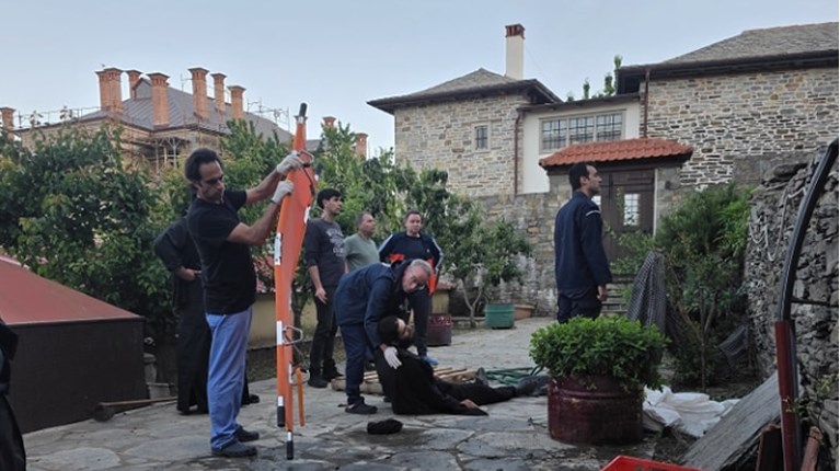 μινη εσφιγμενου
