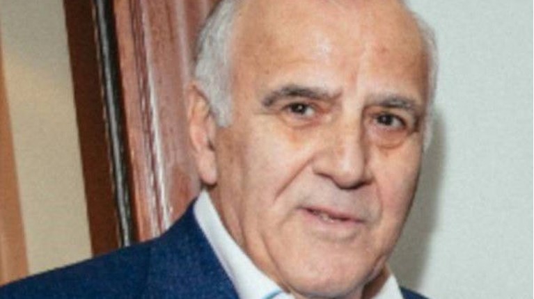 Χρήστος+(Τίτος)+Κομνηνό