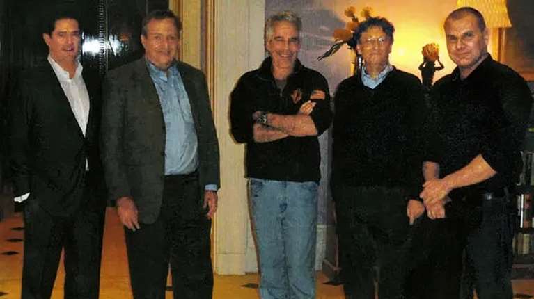 Σάλος με τα νέα αρχεία Έπσταϊν: Ο Μπιλ Γκέιτς "κόλλησε ΣΜΝ από Ρωσίδες" και έδινε χάπια κρυφά στη γυναίκα του