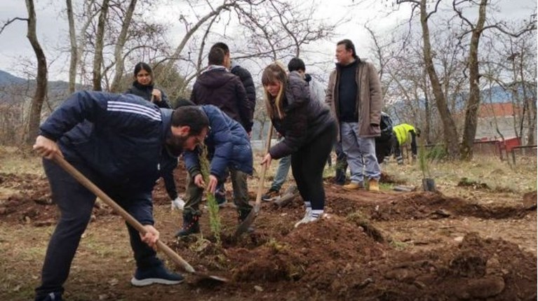 ΦΟΙΤΗΤΕΣ ΚΑΡΠΕΝΗΣΙ