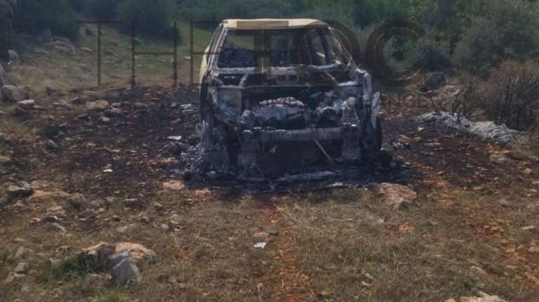 Βοιωτία: Αυτό είναι το καμένο ΙΧ όπου βρέθηκε η απανθρακωμένη σορός στα Σκούρτα - Τι εξετάζει η ΕΛΑΣ