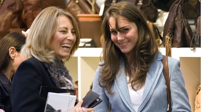 KATE MIDDLETON- CAROLE MIDDLETON