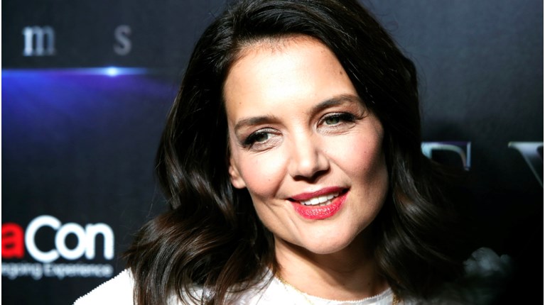 KATIE HOLMES