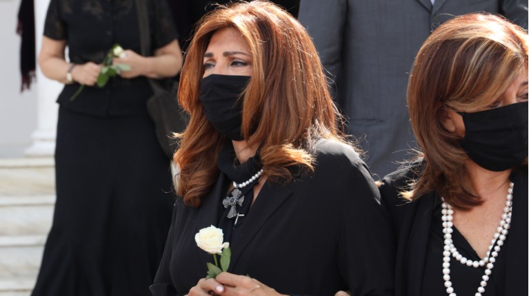 μιμη ντενιση