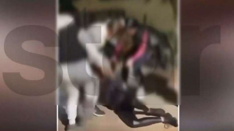 Σοκαριστικό βίντεο ξυλοδαρμού ανήλικης από τέσσερις συνομήλικές της: &quot;Οχι στο κεφάλι ρε, όχι στο κεφάλι&quot;