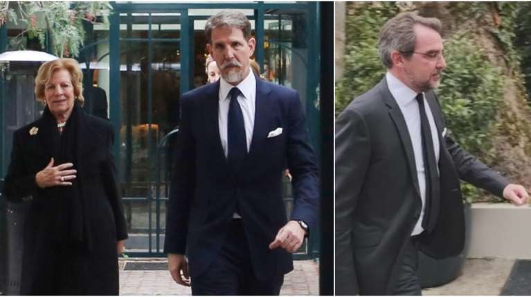 Όλα όσα έγιναν στο τρισάγιο για τον τέως βασιλιά Κωνσταντίνο - Η παρουσία έκπληξη της Χρυσής Βαρδινογιάννη στο πλάι του Νικόλαου