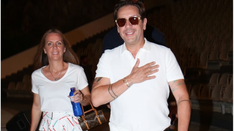 ΜΑΖΩΝΑΚΗΣ ΑΔΕΡΦΗ