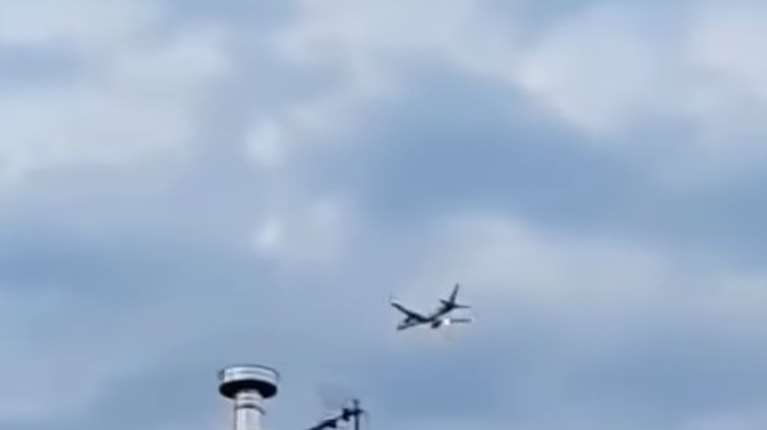 Περιπέτεια για επιβάτες σε πτήση από Κέρκυρα για Γερμανία - Έπιασε φωτιά ο κινητήρας - Προσγειώθηκαν στην Ιταλία [βίντεο]