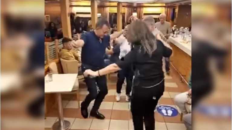 Βρούτσης