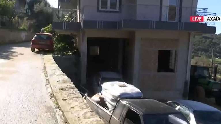 Τραγωδία στην Αχαΐα: &quot;Τον κρατούσα αγκαλιά και πέσαμε μαζί&quot; - Τι κατέθεσε ο 25χρονος θείος του τρίχρονου