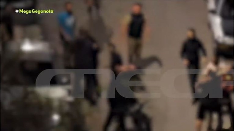 Νέος Κόσμος συμπλοκή