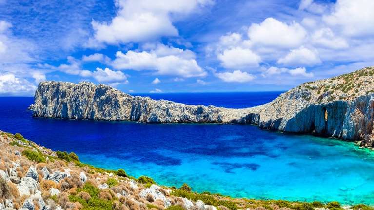 Οι Times ανακαλύπτουν το "νησί των πειρατών": Ανέπαφο από τον μαζικό τουρισμό, με διάφανα νερά και υψηλή γαστρονομία