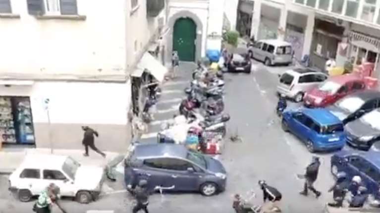 Άγριο ξύλο ανάμεσα στους οπαδούς της Νάπολι και της Σπόρτινγκ Λισαβόνας πριν τον αγώνα του Champions League