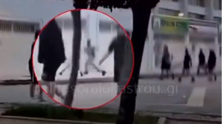 Ξυλοδαρμός Ανήλικοι