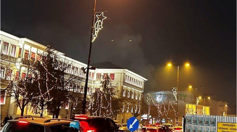Φωτιά λέσχη αξιωματικών