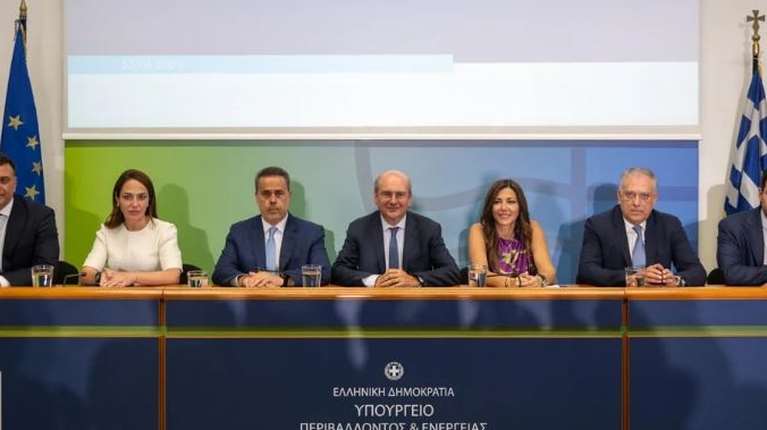 Ευρωπαϊκοί πόροι άνω των 8 δισ. για την καθημερινότητα, το περιβάλλον και την ενίσχυση των νοικοκυριών